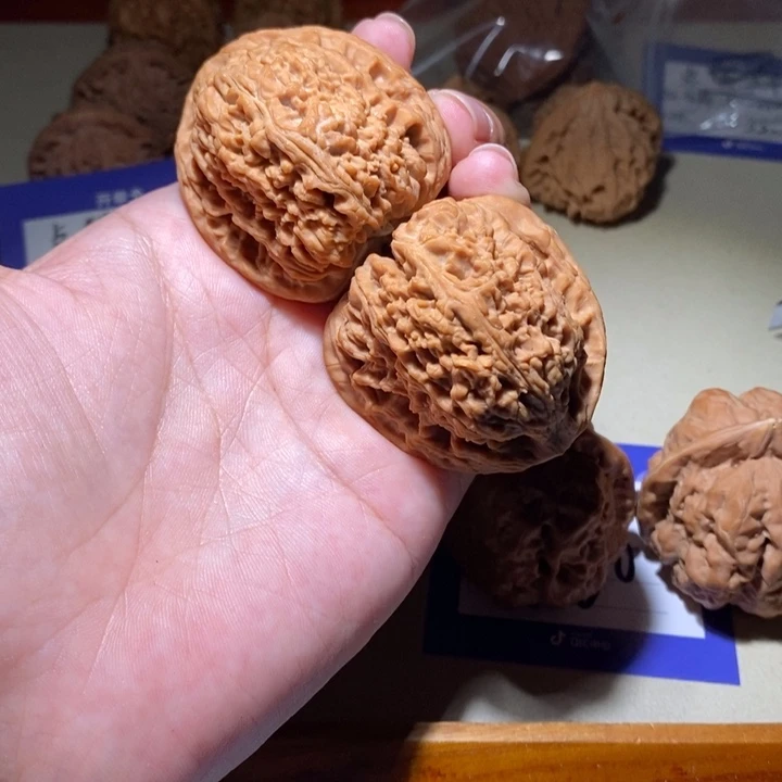 把件文玩核桃43全家福南疆