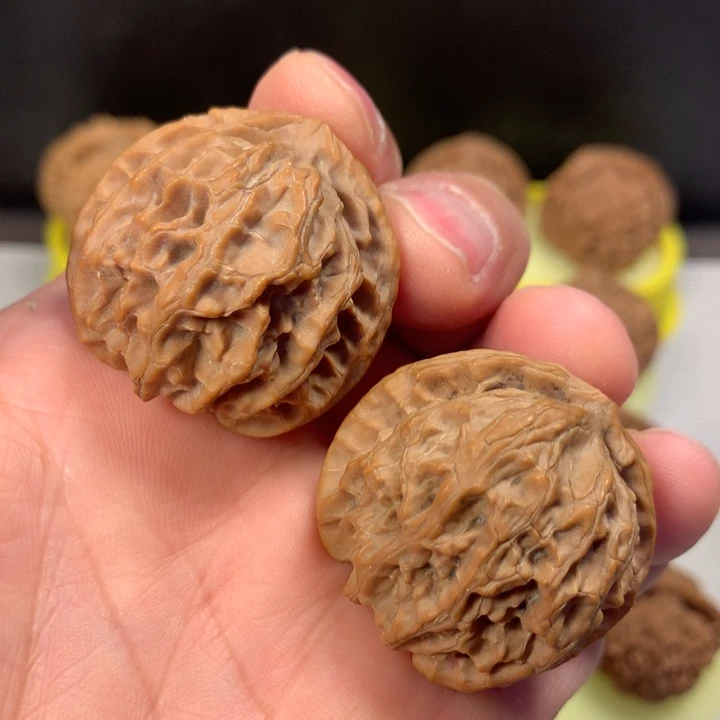 文玩核桃吊坠35mm苹果园狮子头