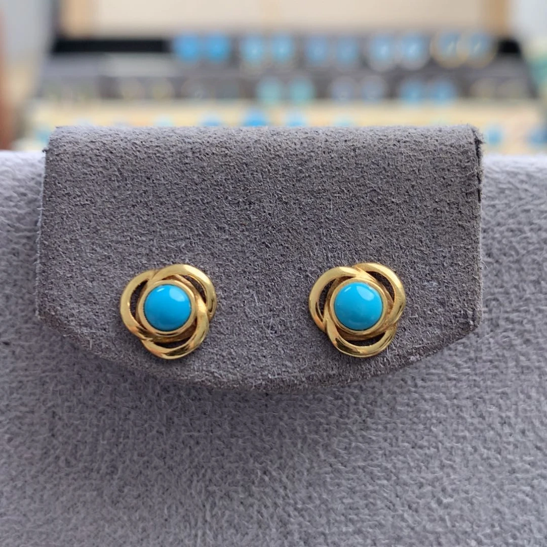 18K金镶嵌绿松石花朵耳钉