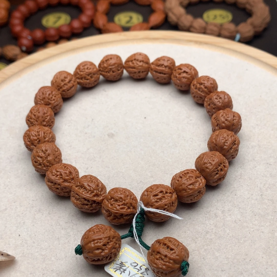 文玩核桃手串八棱