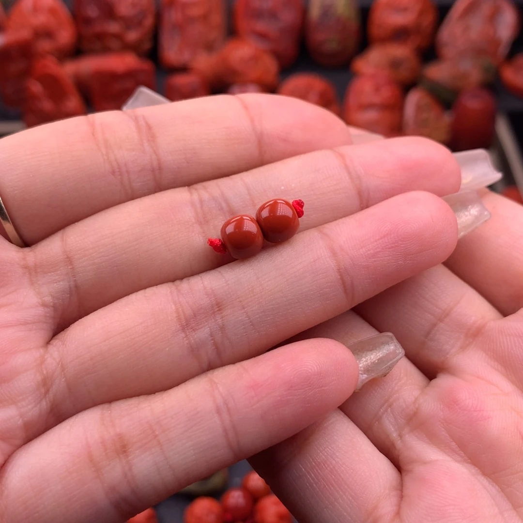 南红玛瑙南红川料原矿老型对珠6.9mm未镶嵌