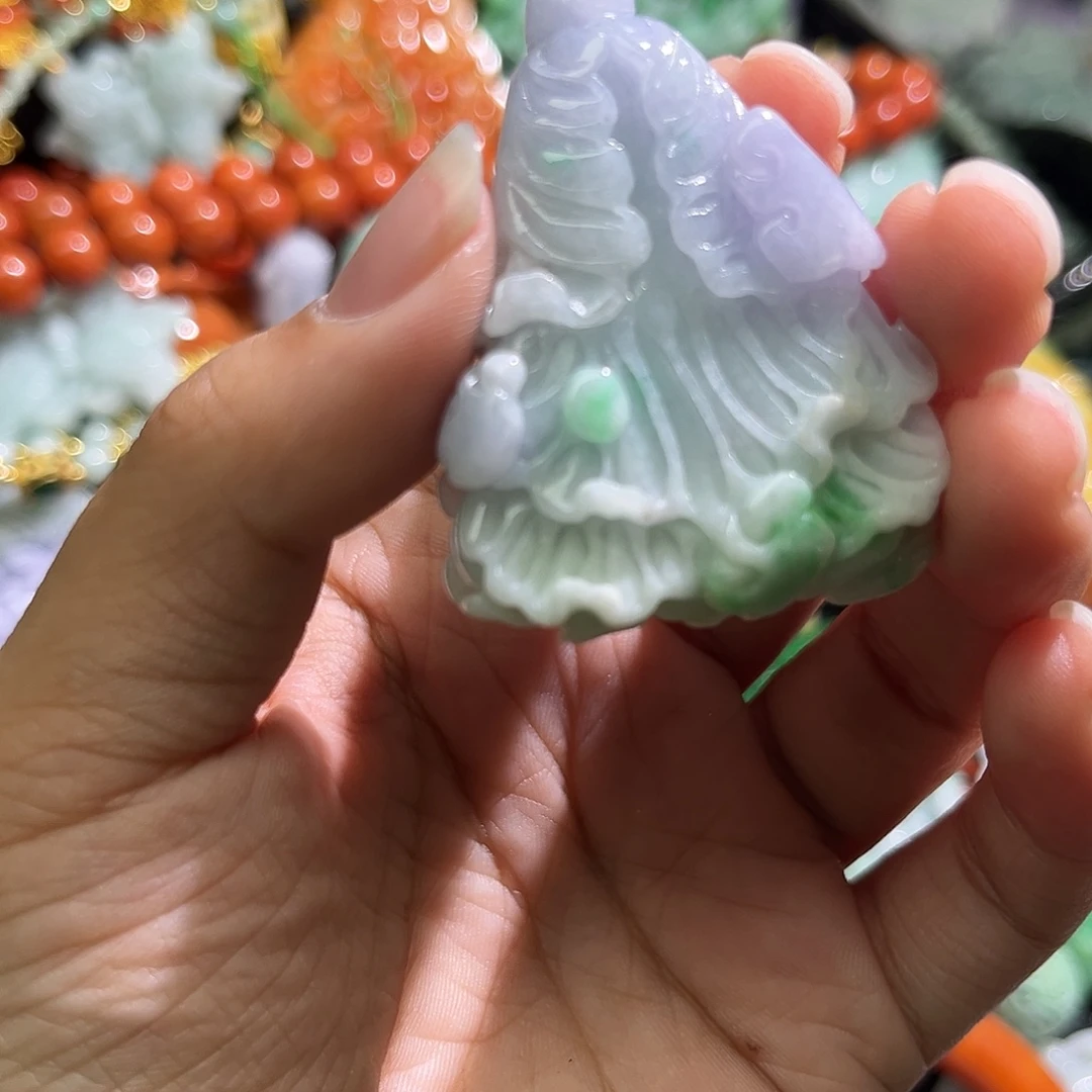 翡翠未镶嵌颈饰待编织