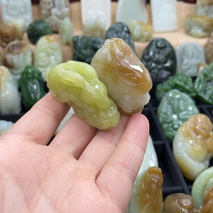 五***树和田玉（糖玉）未镶嵌颈饰