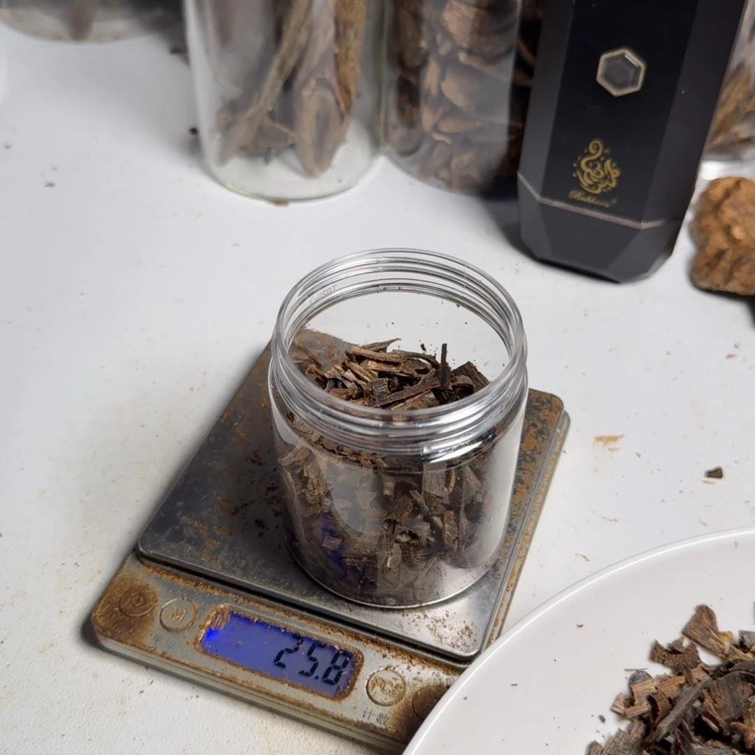 斑纹漆（虎斑木）那*怪海南红骨沉水25克