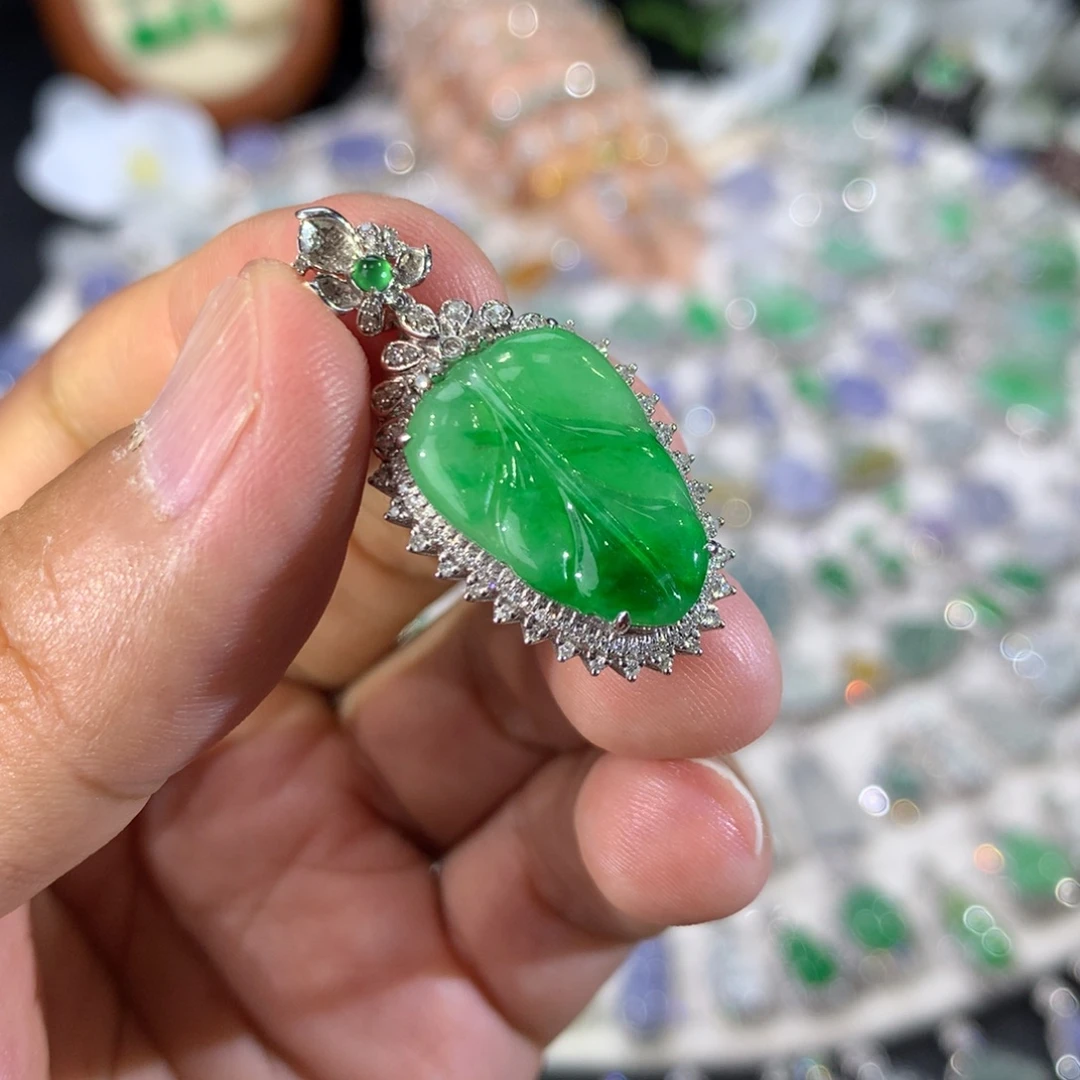 吊坠(不含链)18K金镶嵌翡翠