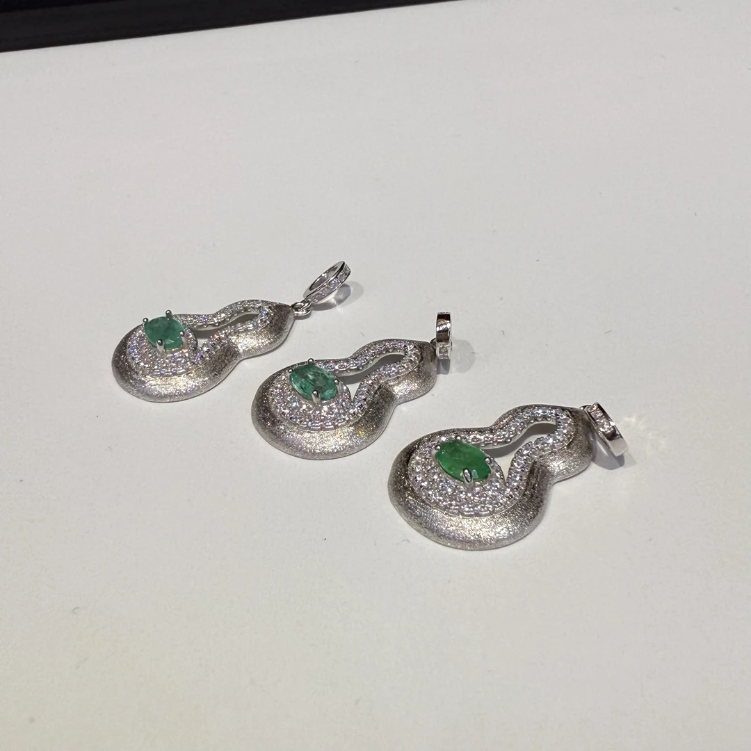 【小宝晶选】天然祖母绿吊坠 多样性发一件 667XBGY