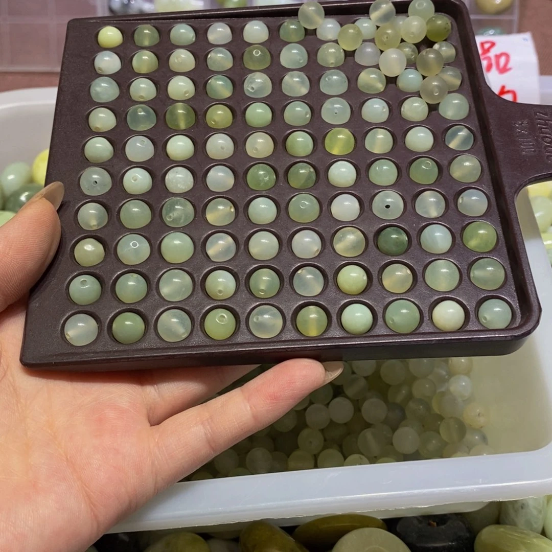 蛇纹石玉未镶嵌颈饰9