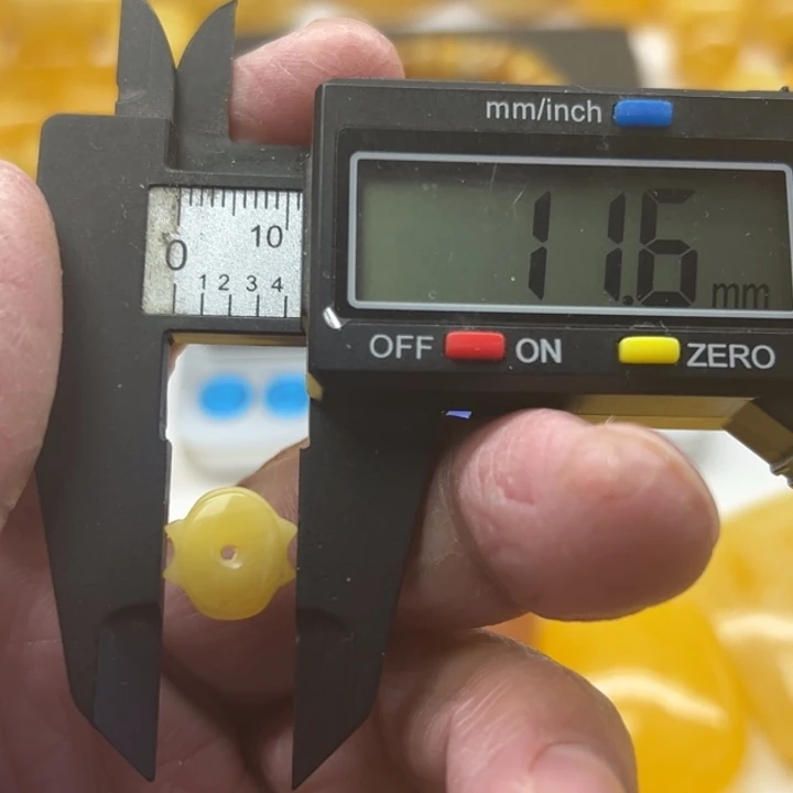 琥珀（矿物珀）未镶嵌裸石