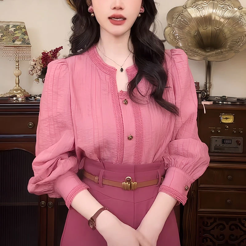 粉色V领别致衬衫女士2025秋季新款洋气减龄宽松显瘦独特小衫上衣