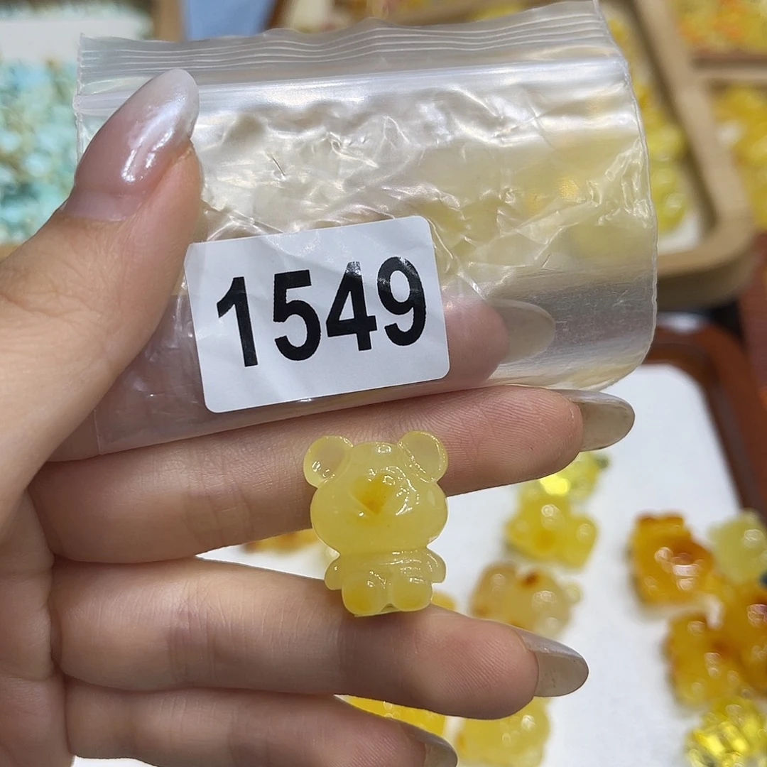 乐***拉琥珀未镶嵌裸石蜜蜡