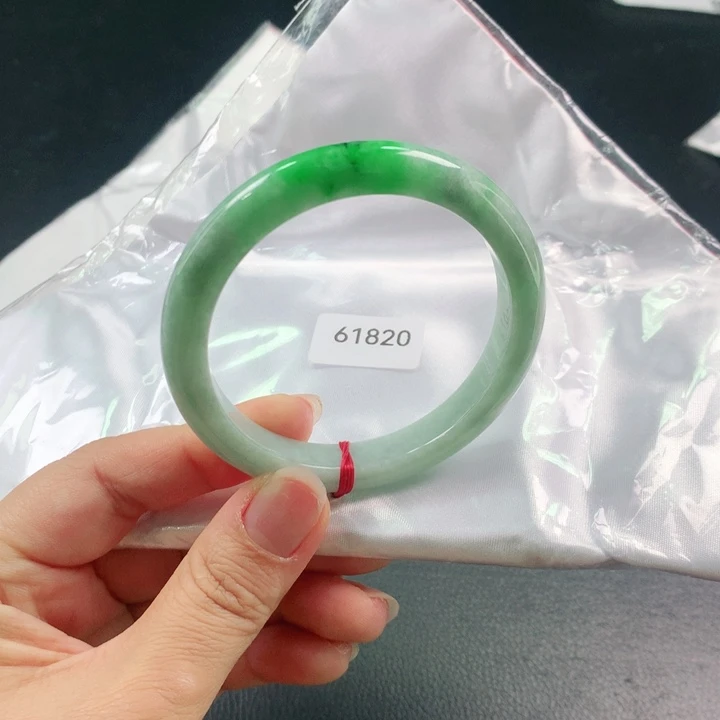 翡翠手镯未镶嵌03。