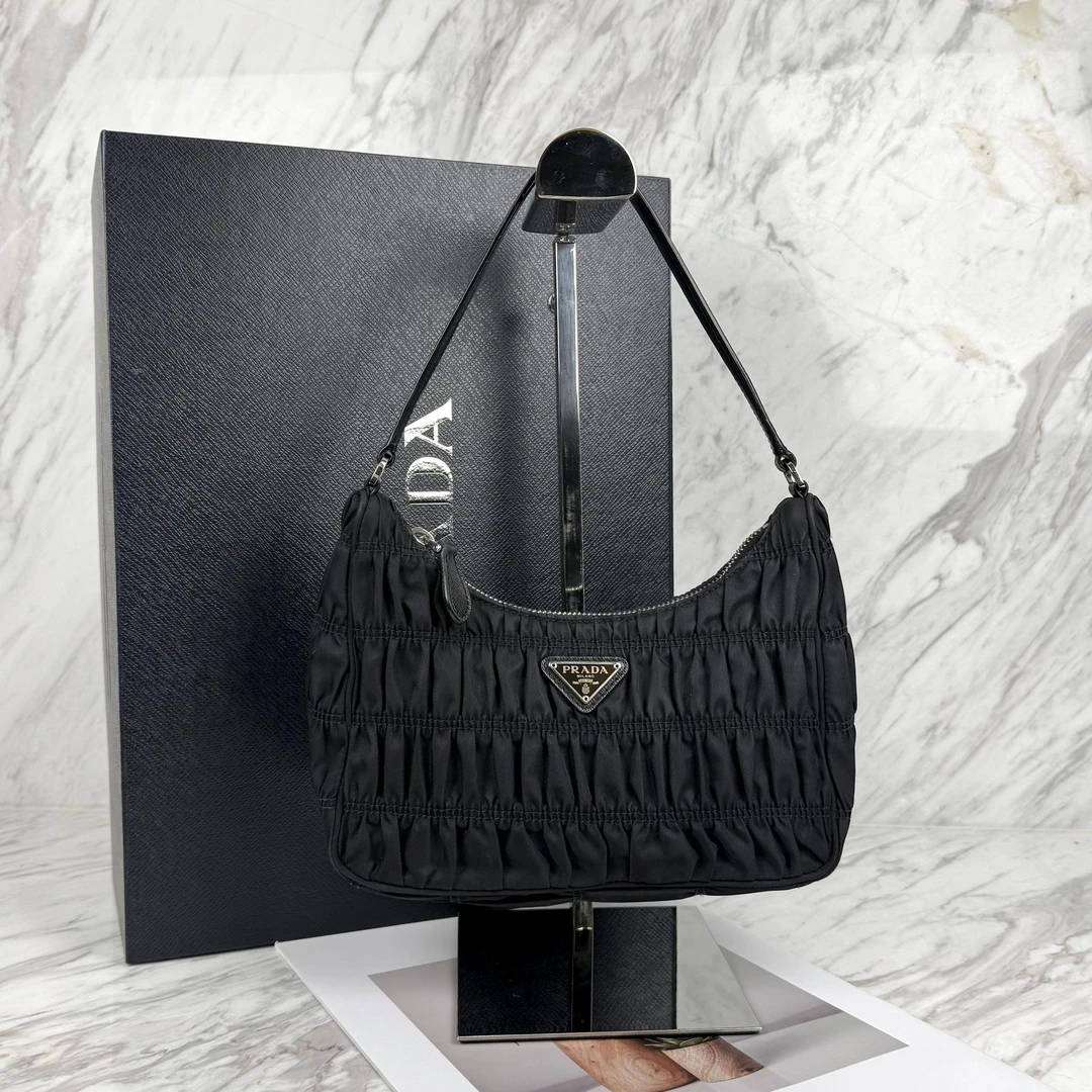 胖虎曼曼/普拉达/95新/公价0/箱包/两用包/31B2506140101