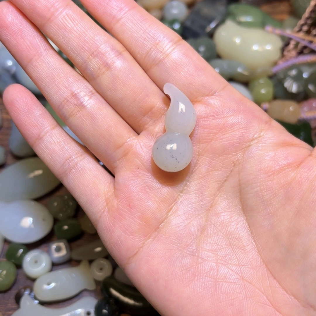 ？***和田玉未镶嵌珠宝半成品