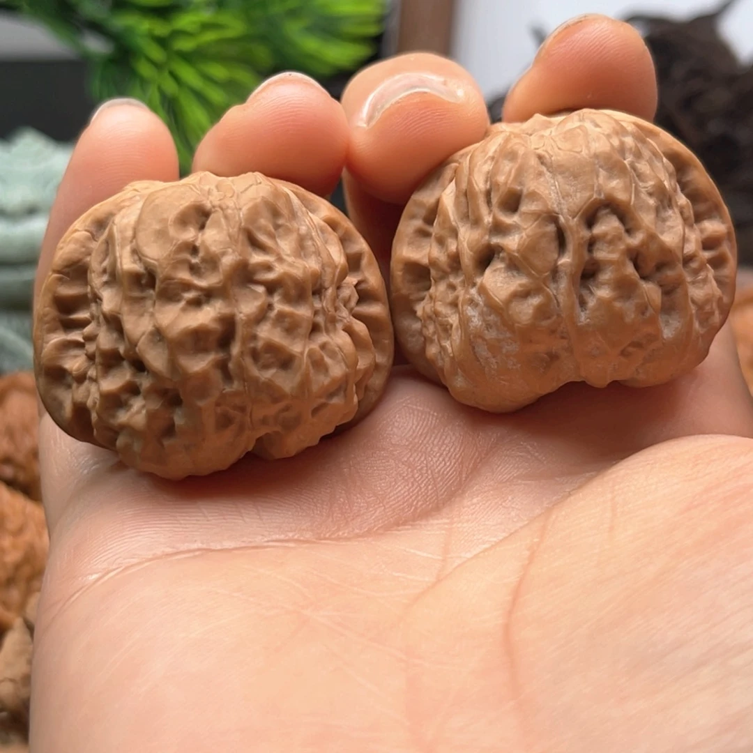 38精修蛤蟆头文玩核桃