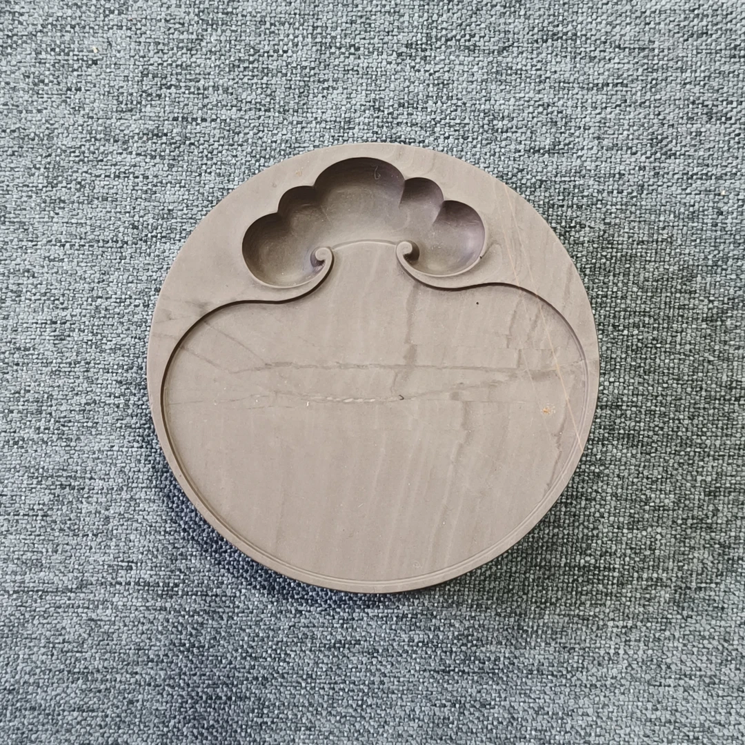 老坑洮砚，喇嘛崖老坑鸊鷉血圆如意砚，尺寸9*9*2.4厘米