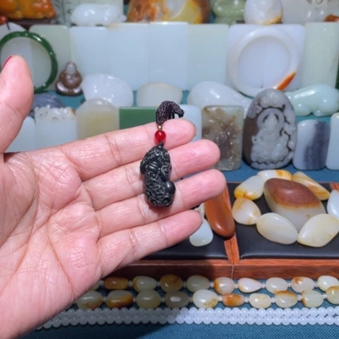 和田玉未镶嵌挂件紫*壶