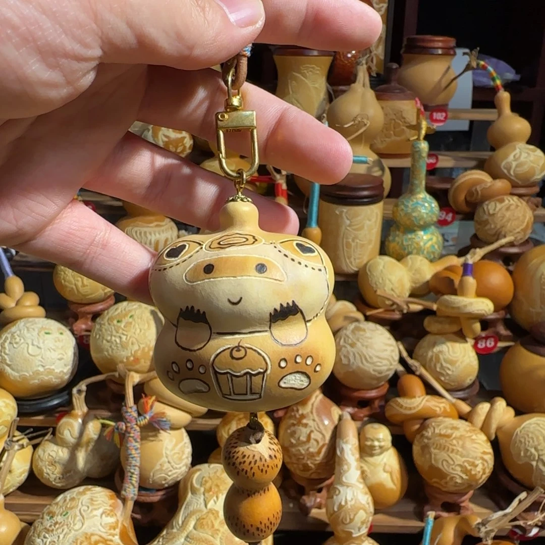 有机玻璃小浣熊挂架