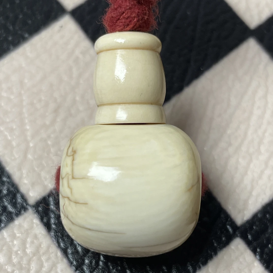 藏传特殊骨头三通独特款式尺寸清晰可见