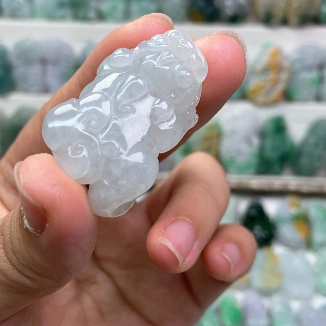 翡翠未镶嵌吊坠(赠链)
