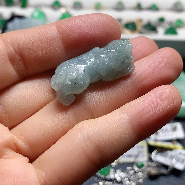 翡翠未镶嵌戒指吊坠