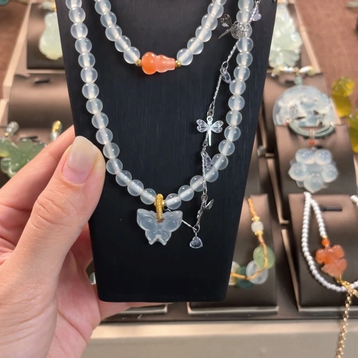 蛇纹石玉颈饰未镶嵌