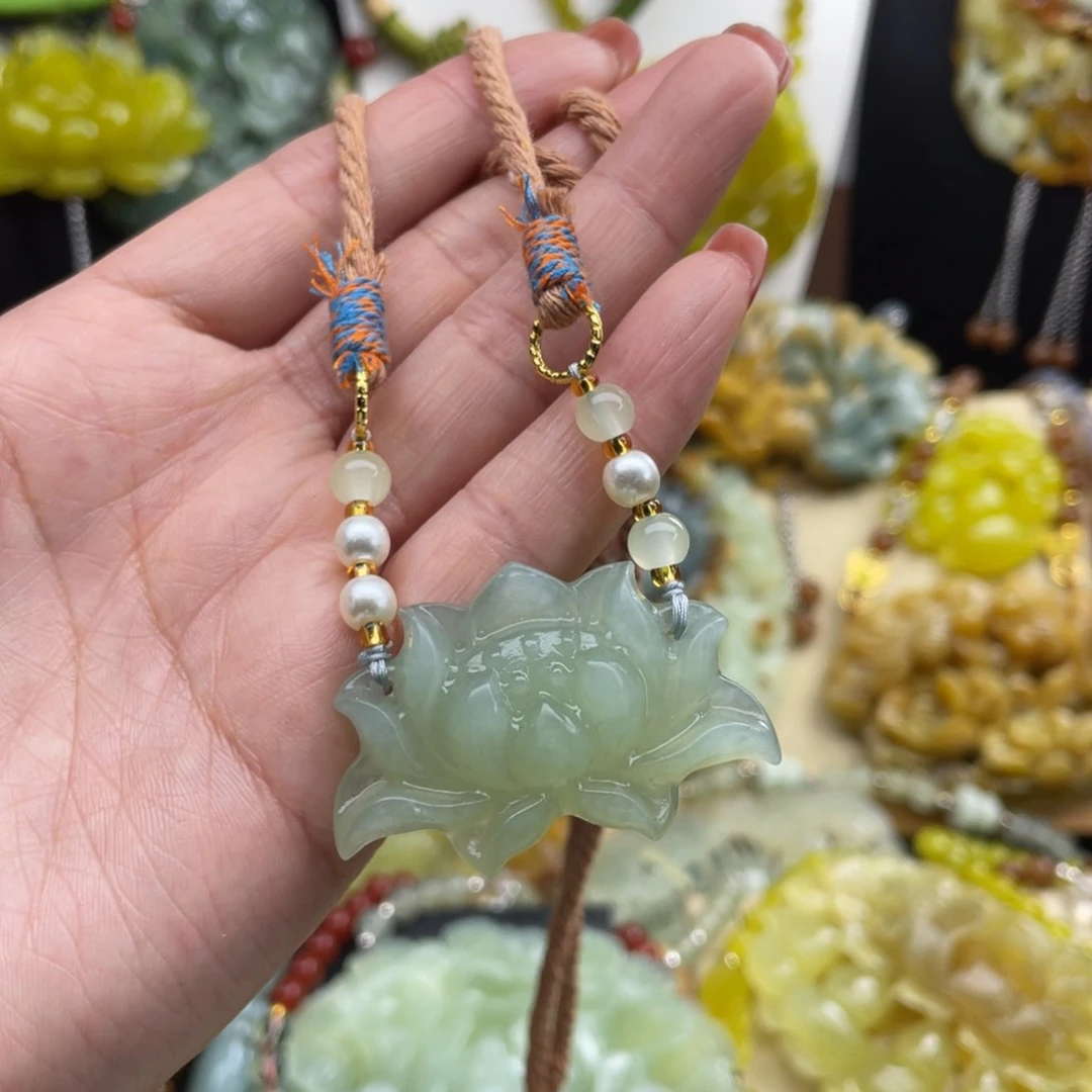 未镶嵌蛇纹石玉颈饰