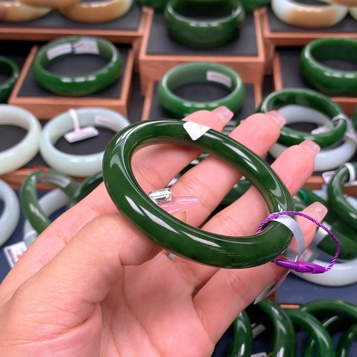 未镶嵌手镯和田玉（碧玉）晨**盼