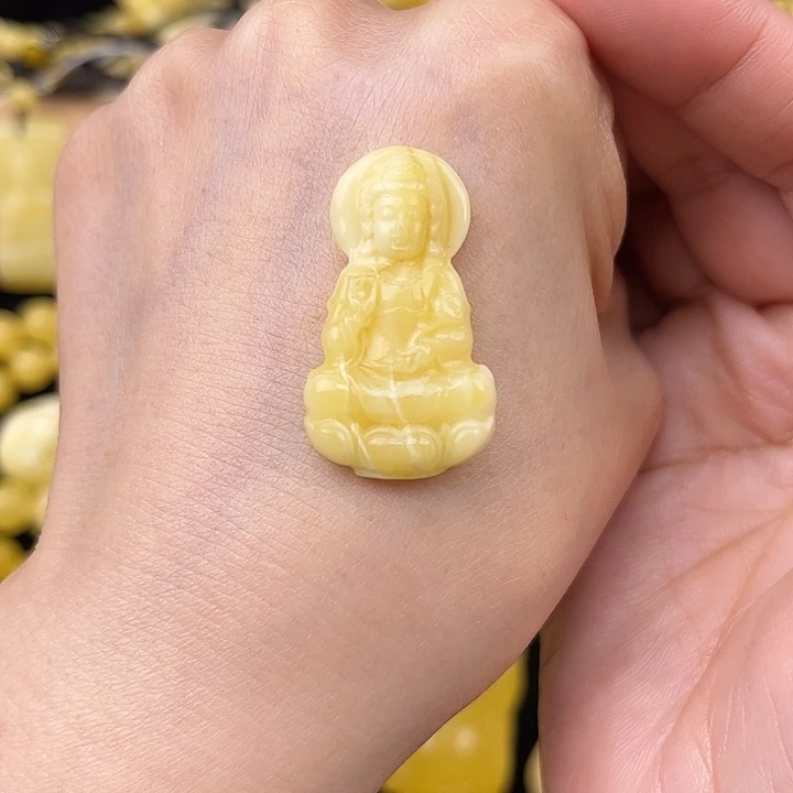 琥珀未镶嵌颈饰琥珀