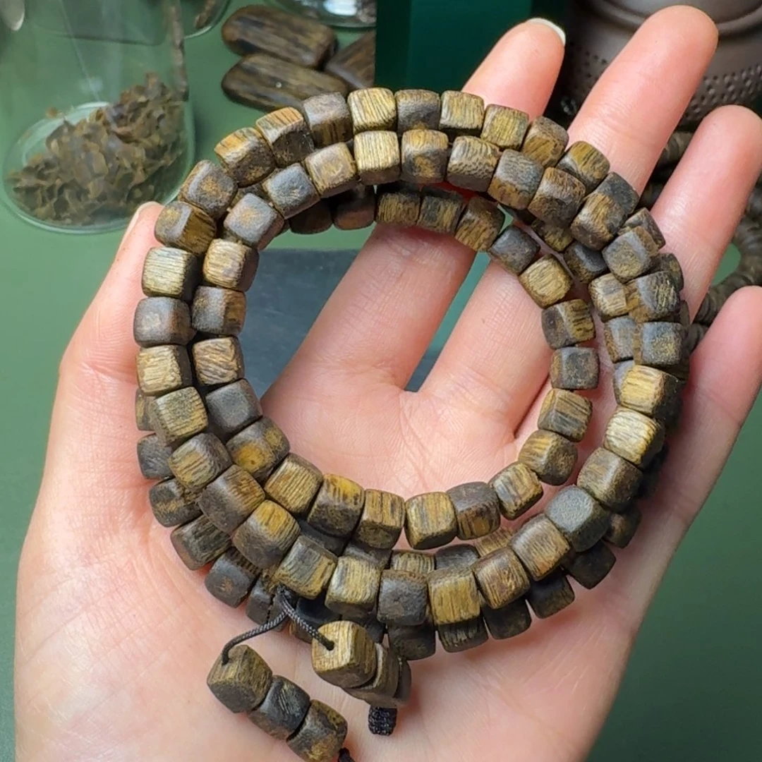 沉香手串爱*海南老白棋方糖老料24克