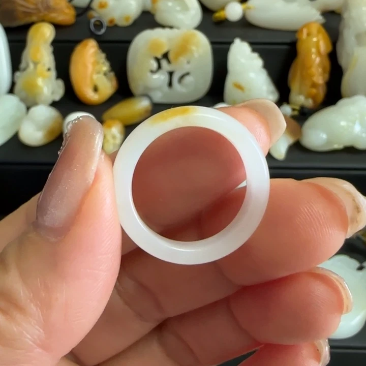 和田玉戒指未镶嵌无***啊