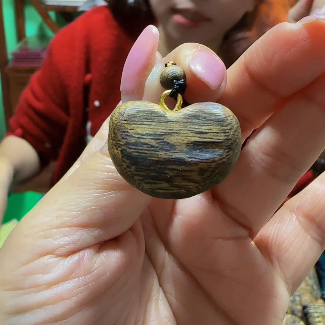 沉香沉香碎屑海南白奇乌身原材料一个