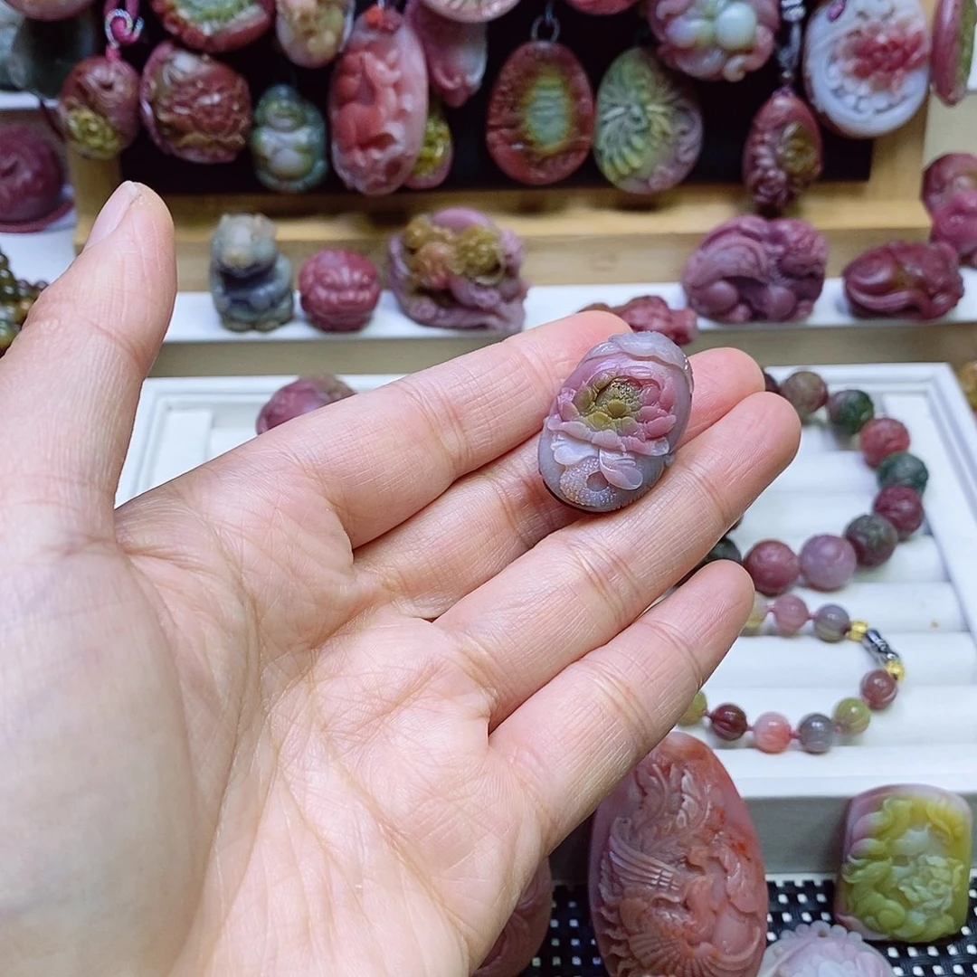 玛瑙/玉髓盐源玛瑙吊坠未镶嵌