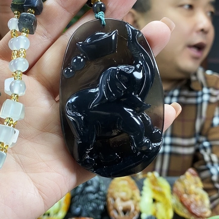 蛇纹石玉未镶嵌吊坠