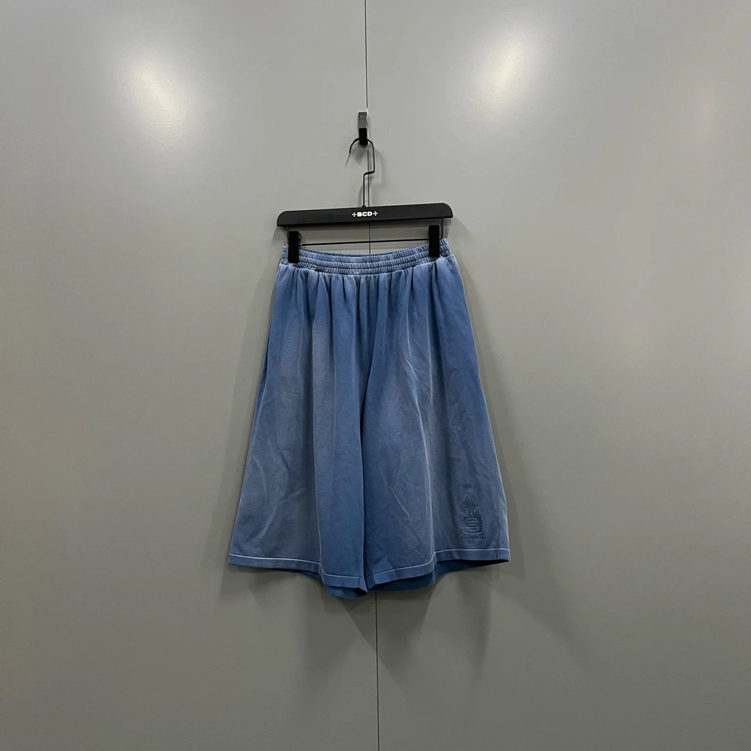 未使用 Balenciaga/巴黎世家 (ll) 做旧火焰刺绣短裤 S码/018247