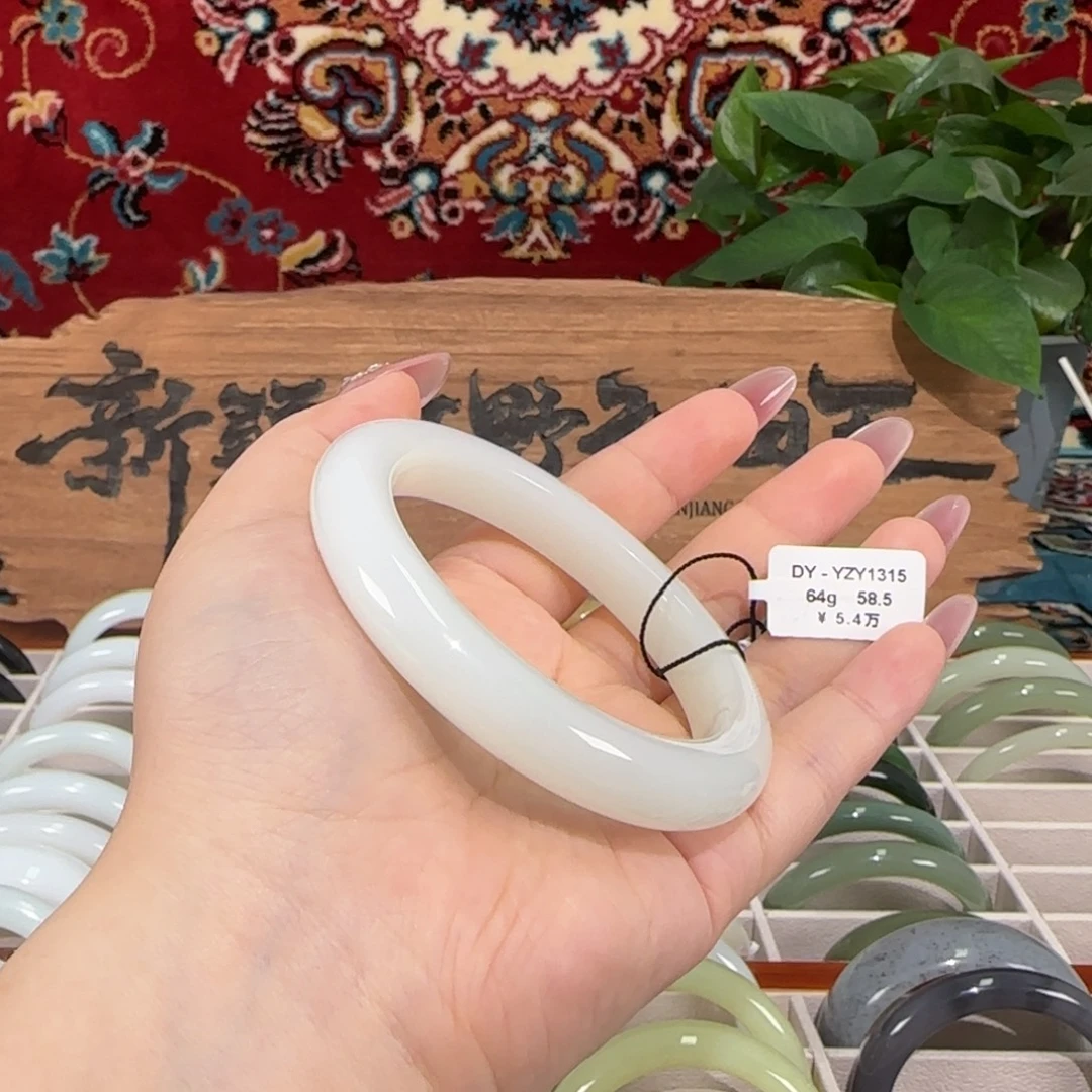 和田玉手镯未镶嵌新疆和田玉羊脂白玉手镯暖白秀气优雅