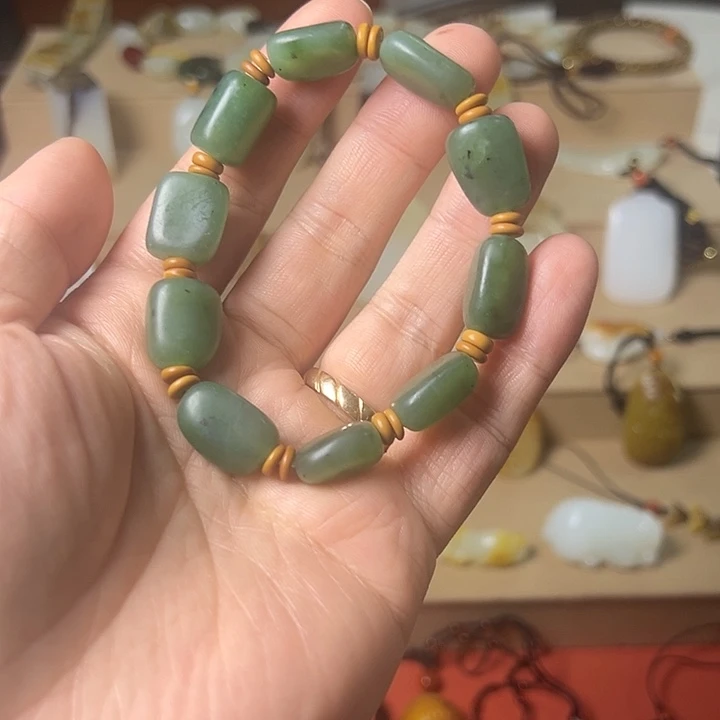 和田玉（碧玉）未镶嵌手链