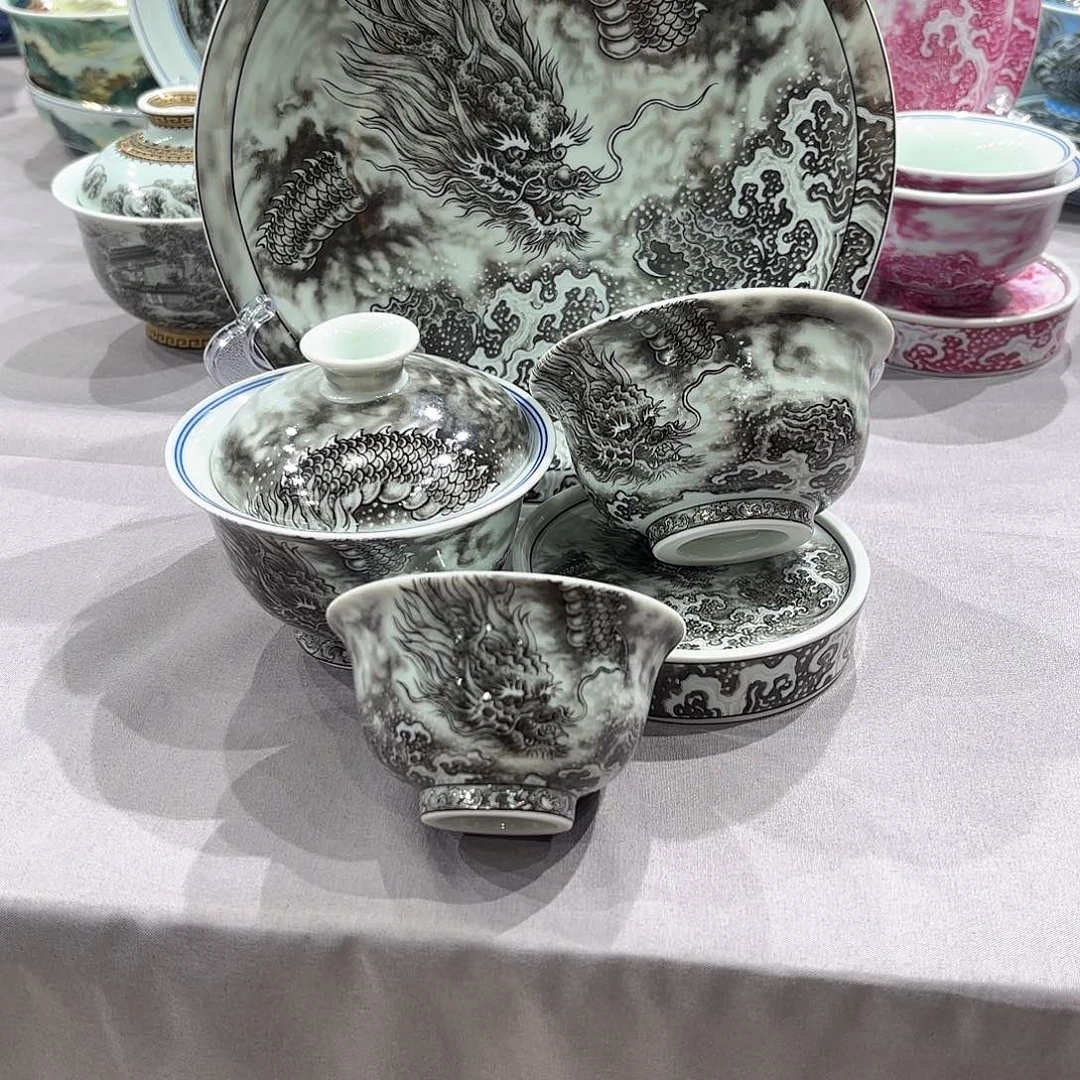 瓷片景德镇瓷器精品陈列
