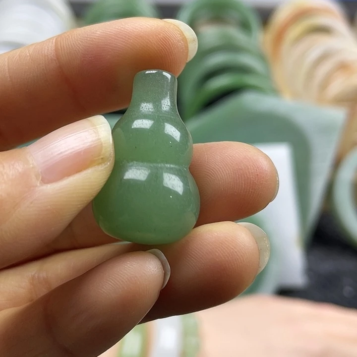 东陵石未镶嵌颈饰