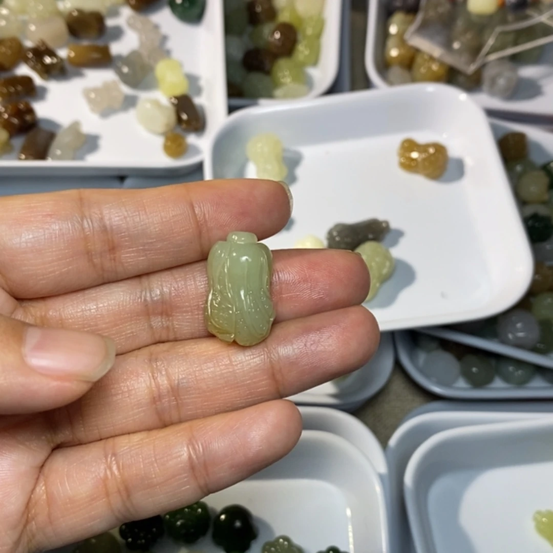 B****和田玉未镶嵌手链