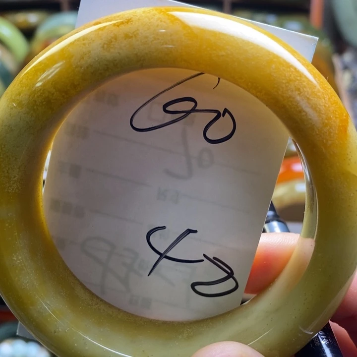 蛇纹石玉手镯未镶嵌小**脉