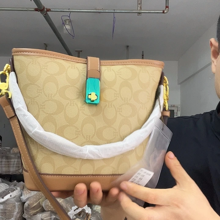 蚕丝水牛皮（革）PVC小牛皮（革）牛皮（革）