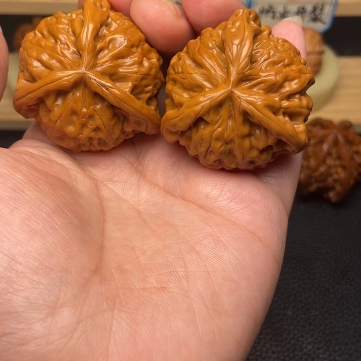 文玩核桃把件?****?工艺三棱