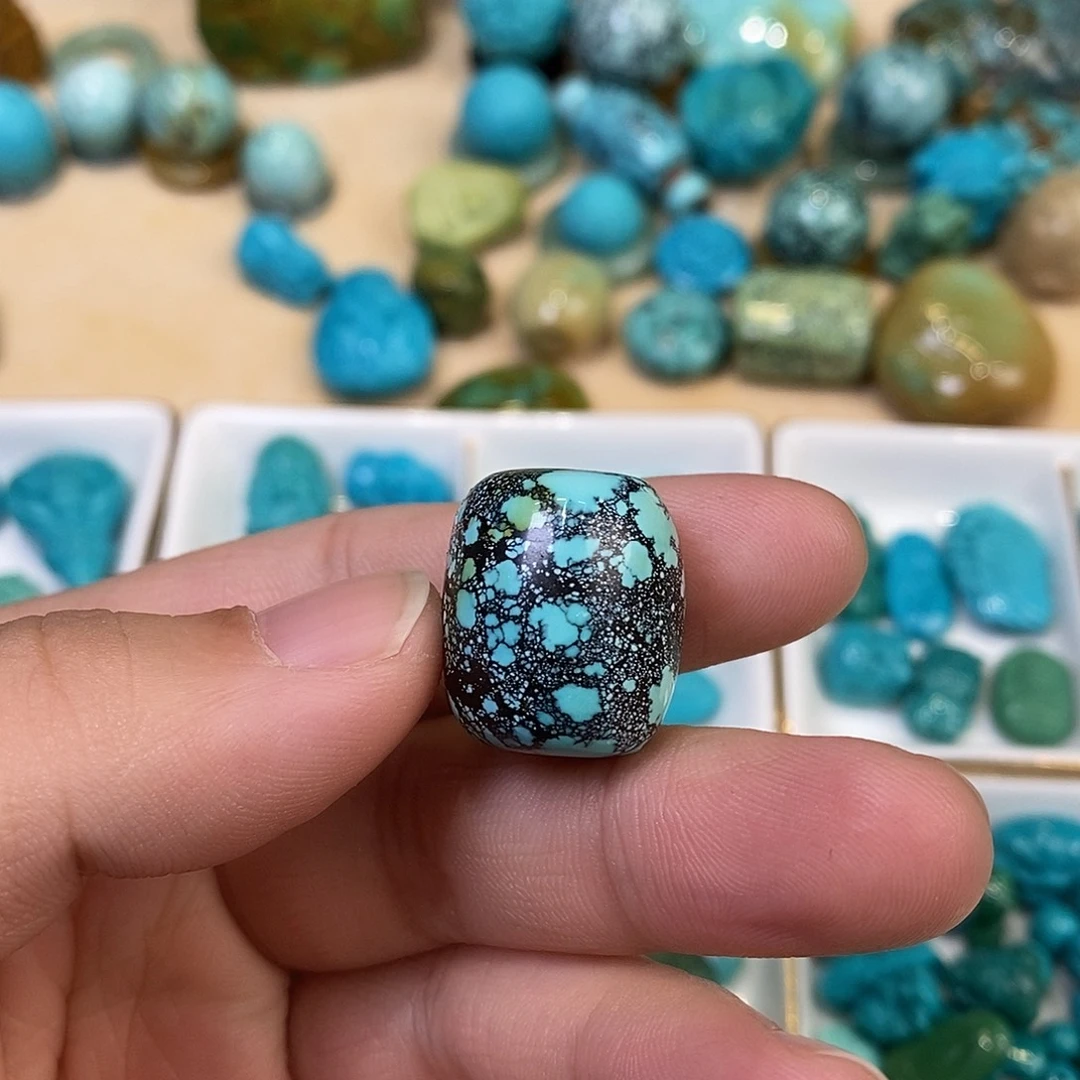 王***赢绿松石未镶嵌配珠