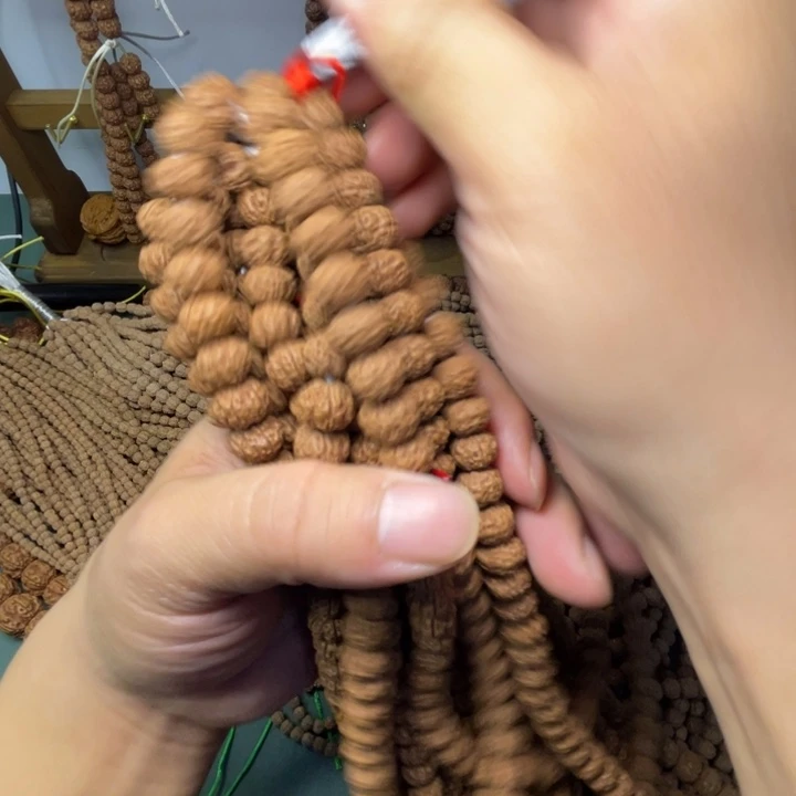 金***～手串金刚菩提老树凹底梅花长串保手持