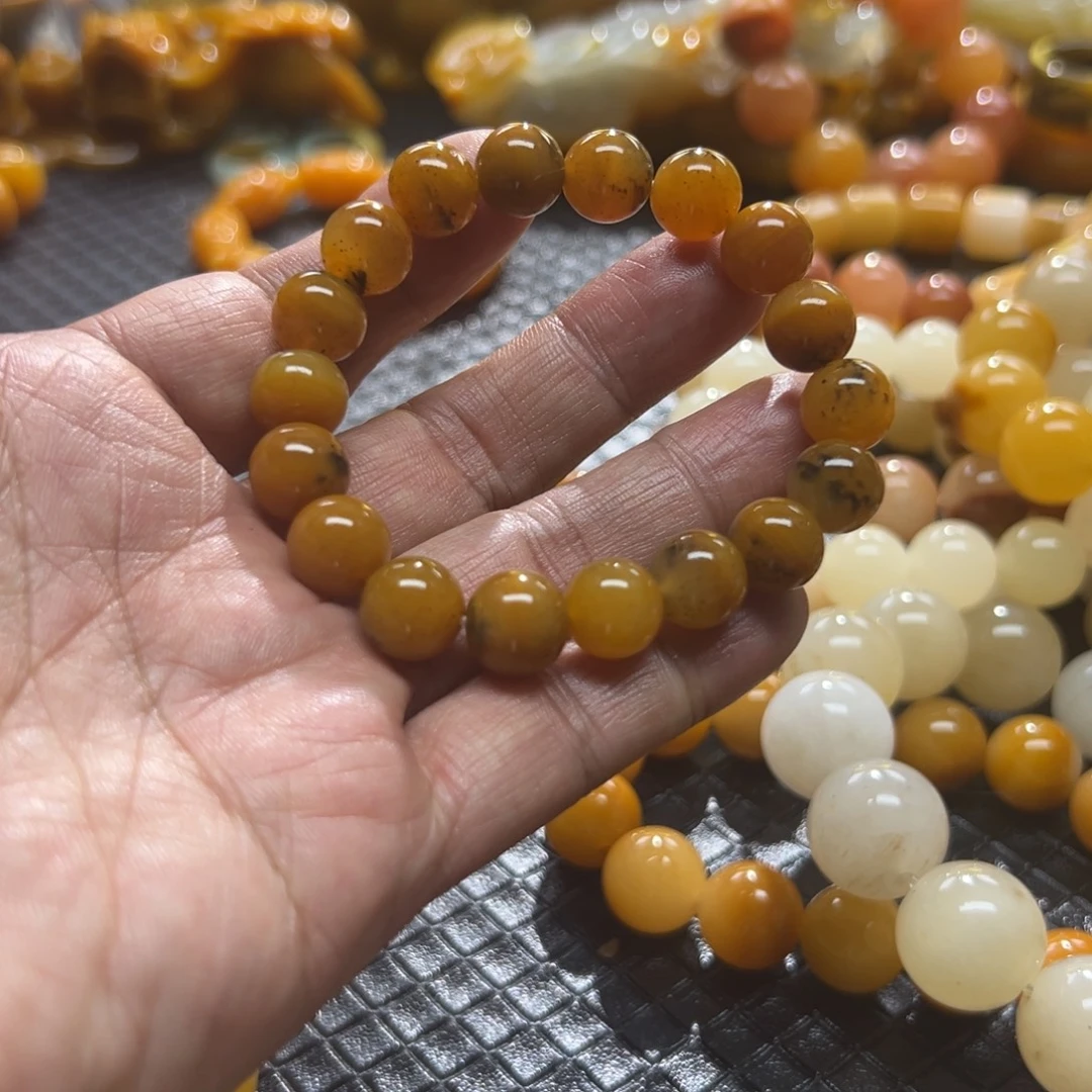 方***向石英质玉未镶嵌颈饰