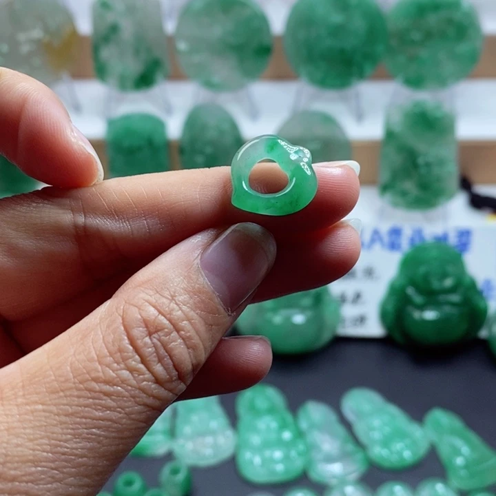 颈饰未镶嵌石英质玉非洲翠