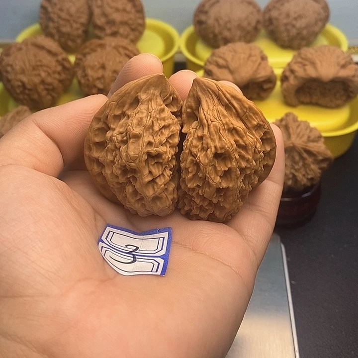 文玩核桃把件半壁