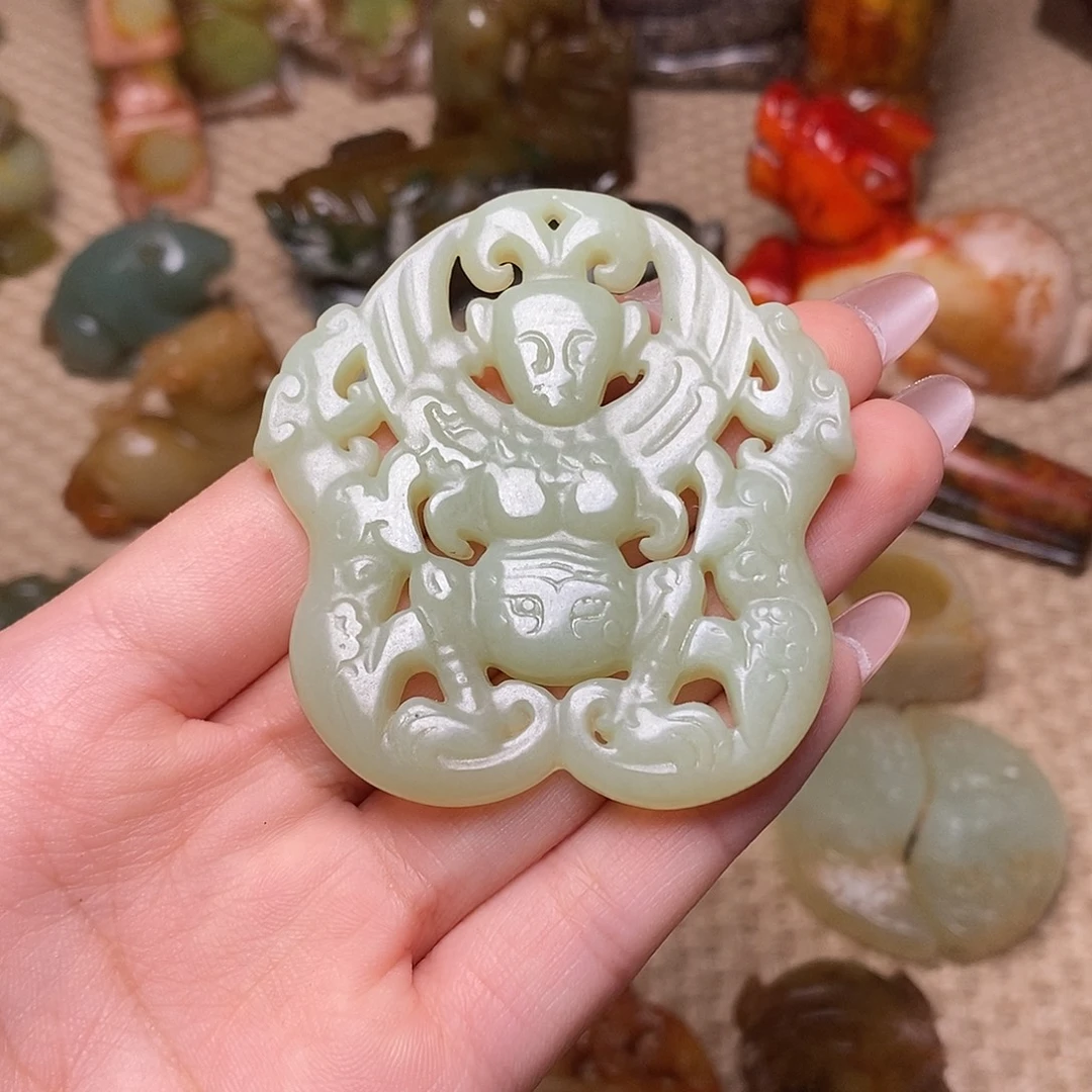 蛇纹石玉未镶嵌颈饰
