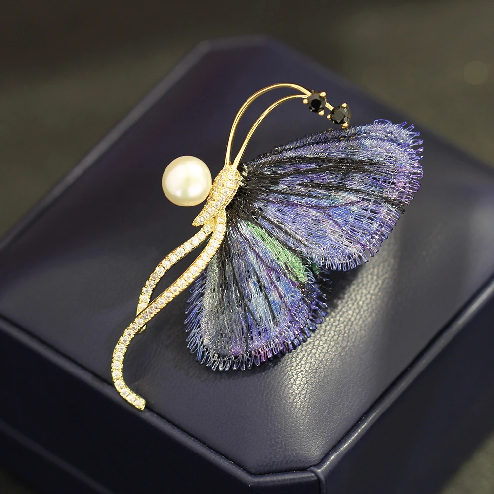 铜合金胸针 大气高档高级感轻奢布艺刺绣蝴蝶胸针高端别针女款