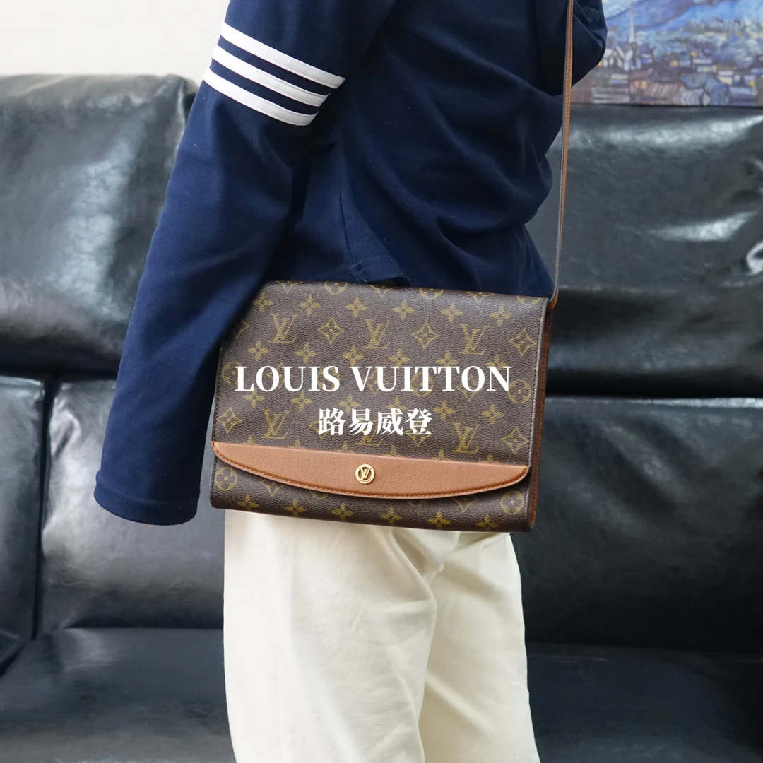 95新 LouisVuitton/路易威登 LV/红皮信封包/JJ12105502/5502